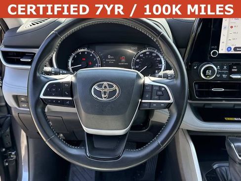 Used 2023 Toyota Highlander XLE FWD image 19