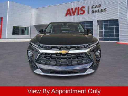 Used 2025 Chevrolet Blazer LT FWD image 2