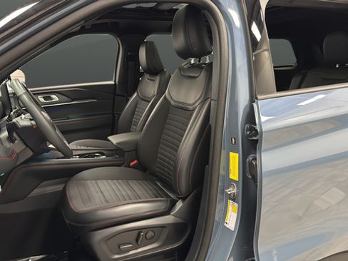 Used 2025 Ford Explorer ST-Line w/ Premium Package AWD/4WD image 10