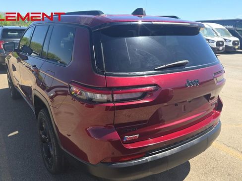 Used 2024 Jeep Grand Cherokee L Limited w/ Black Appearance Package image 6