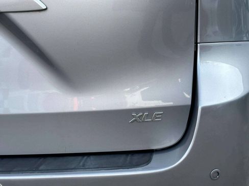 Used 2013 Toyota Sienna XLE FWD image 16