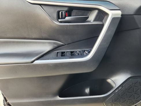 Used 2023 Toyota RAV4 LE FWD image 21