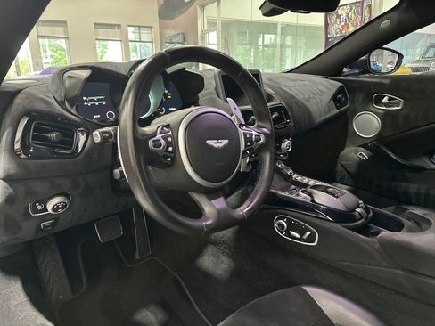 Used 2019 Aston Martin V8 Vantage Coupe RWD image 3