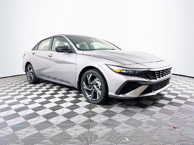 New 2025 Hyundai Elantra SEL FWD image 9