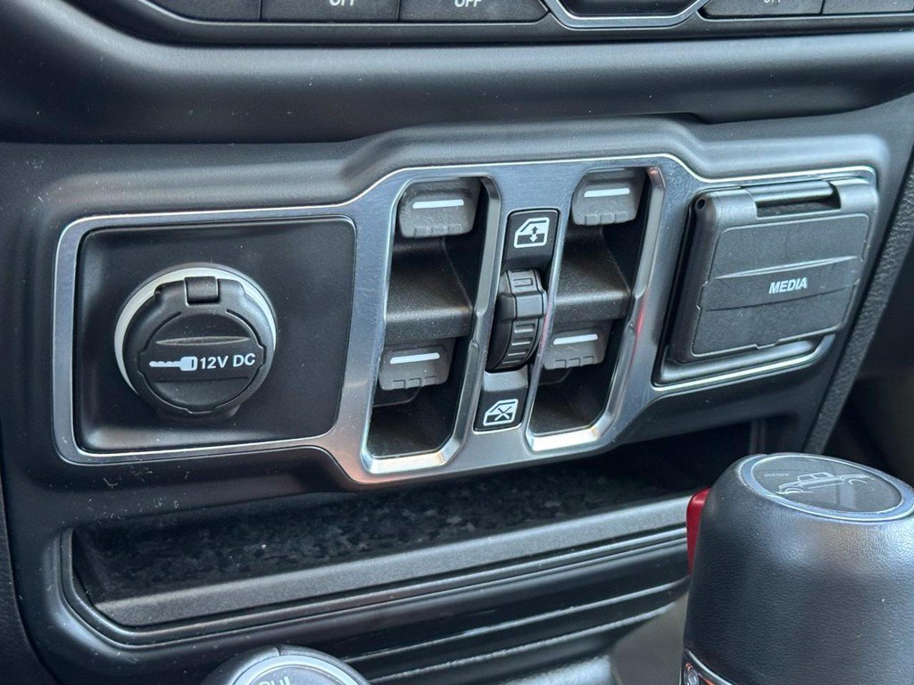 Used 2021 Jeep Gladiator Overland w/ Popular Equipment Package AWD/4WD image 24