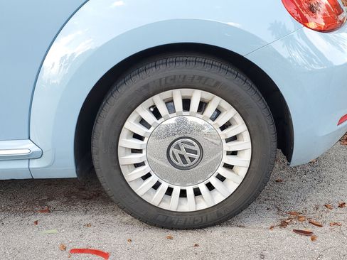 Used 2015 Volkswagen Beetle 1.8T FWD image 4