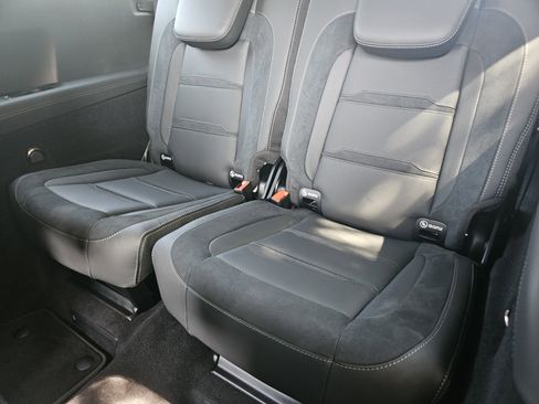 New 2026 Mercedes-Benz GLS 63 AMG 4MATIC image 31