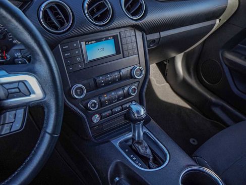 Used 2020 Ford Mustang Coupe image 18