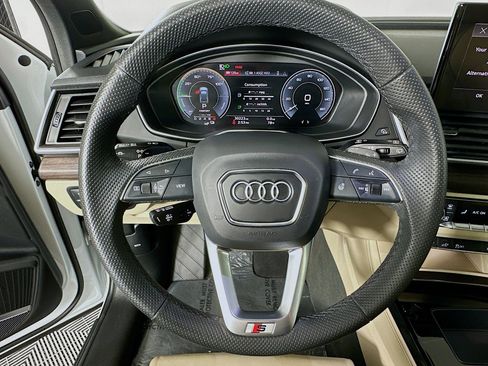 Used 2024 Audi Q5 e Premium Plus w/ Premium Plus Package AWD/4WD image 19