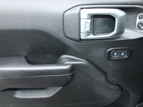 Used 2020 Jeep Gladiator Sport w/ Quick Order Package 24S image 9