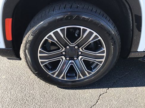 Used 2024 Jeep Wagoneer Series II image 9