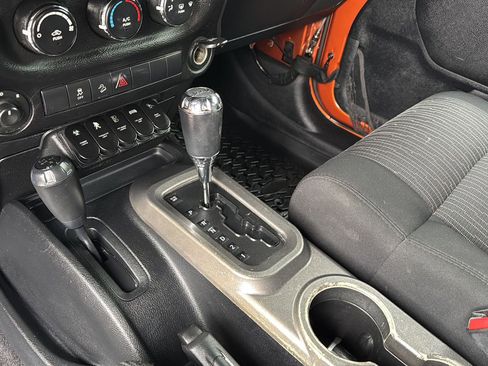 Used 2011 Jeep Wrangler Unlimited Sport image 21