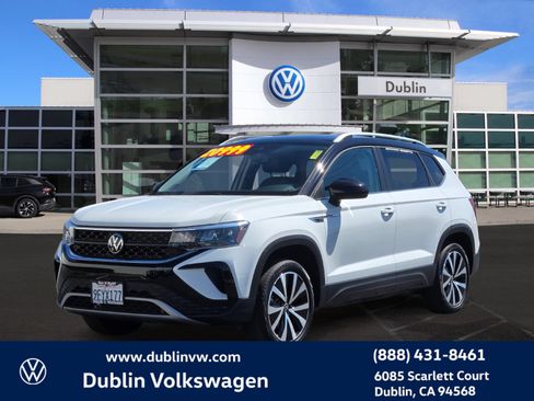 Certified 2023 Volkswagen Taos SE FWD image 8