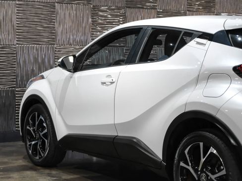 Used 2021 Toyota C-HR XLE image 11
