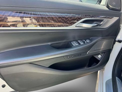 Used 2021 BMW 750i xDrive w/ M Sport Package AWD/4WD image 21