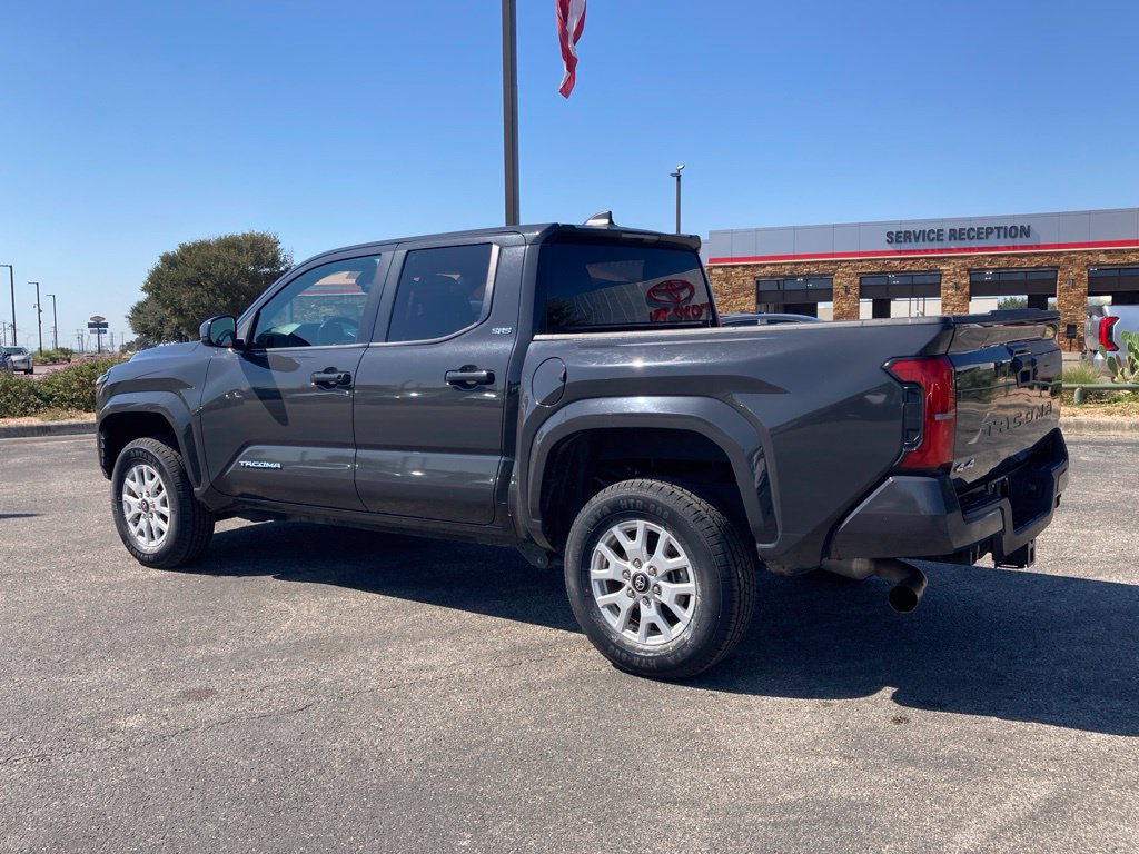 Used 2024 Toyota Tacoma SR5 AWD/4WD image 7