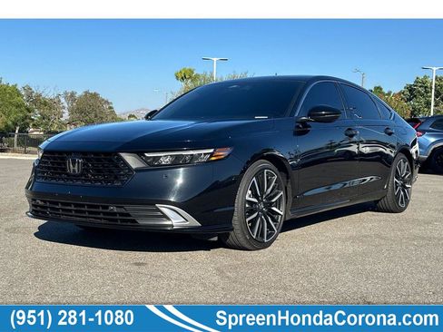 Used 2025 Honda Accord Touring image 1