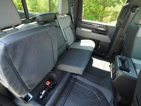 Used 2026 Chevrolet Silverado 2500 ZR2 AWD/4WD image 33