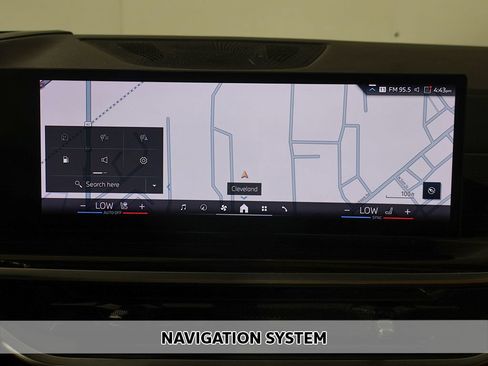 Used 2024 BMW X7 xDrive40i w/ M Sport Package AWD/4WD image 3
