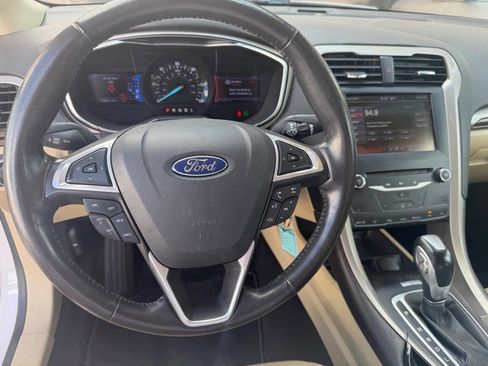 Used 2013 Ford Fusion SE image 15