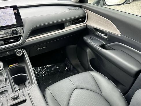 Used 2024 Toyota Grand Highlander Platinum image 16