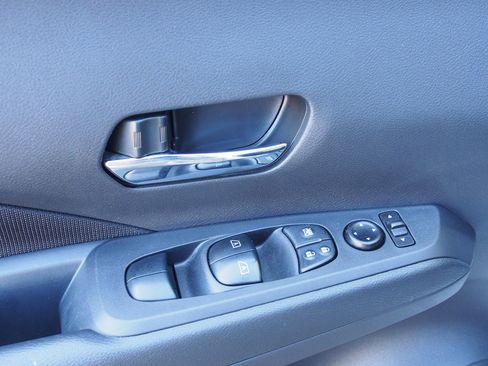 Used 2024 Nissan Kicks SV FWD image 19