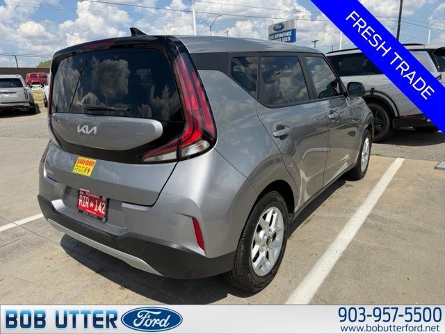 Used 2025 Kia Soul S FWD image 4