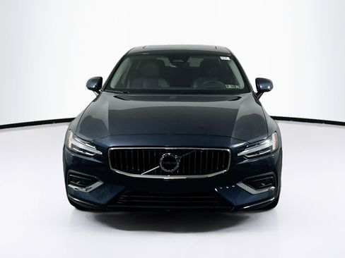 Used 2023 Volvo S60 B5 Ultimate w/ Climate Package image 2