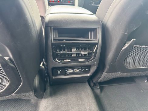Used 2023 Jeep Grand Cherokee Limited AWD/4WD image 15