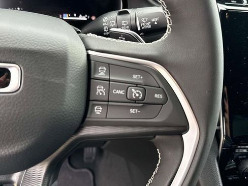 New 2025 Jeep Grand Cherokee Altitude RWD image 18