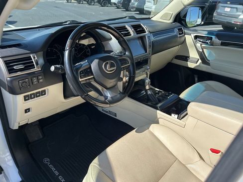 Used 2021 Lexus GX 460 Luxury w/ Accessory Package AWD/4WD image 7