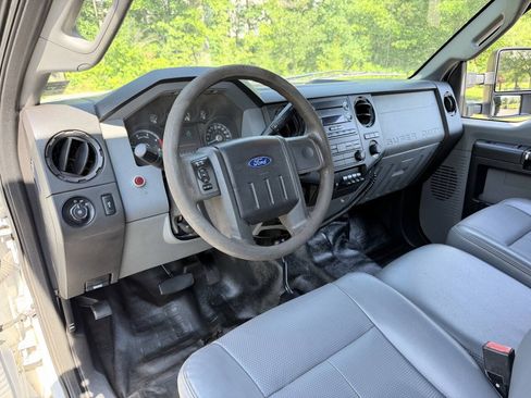 Used 2016 Ford F550 4x4 SuperCab Super Duty image 12