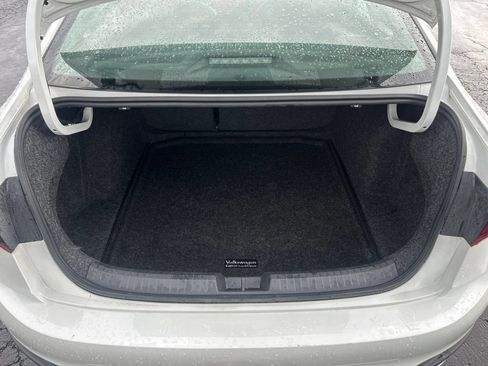 Used 2024 Volkswagen Jetta SE w/ Panoramic Sunroof Package FWD image 37