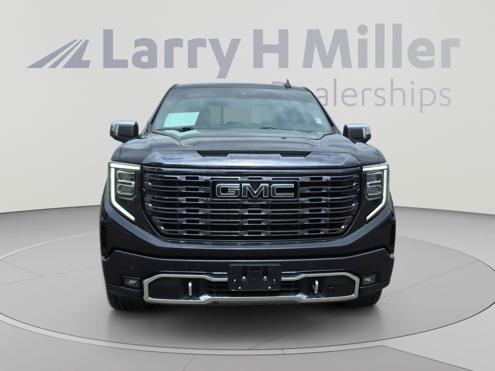 Used 2022 GMC Sierra 1500 Denali Ultimate AWD/4WD image 8