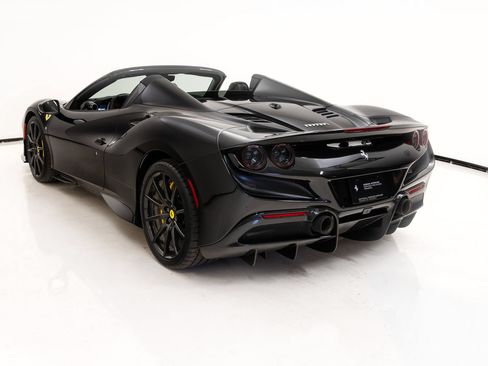 Certified 2022 Ferrari F8 Tributo RWD image 2