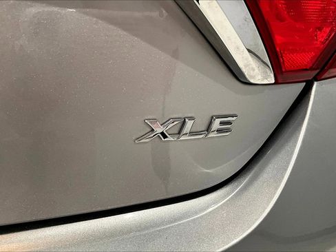 Used 2016 Toyota Camry XLE w/ Moonroof Package image 23