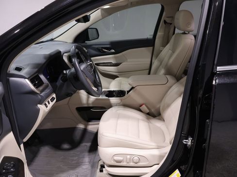 Used 2022 GMC Acadia Denali w/ Denali Ultimate Package image 12