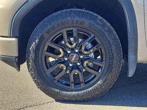 Used 2022 GMC Sierra 1500 Elevation w/ Preferred Package AWD/4WD image 18