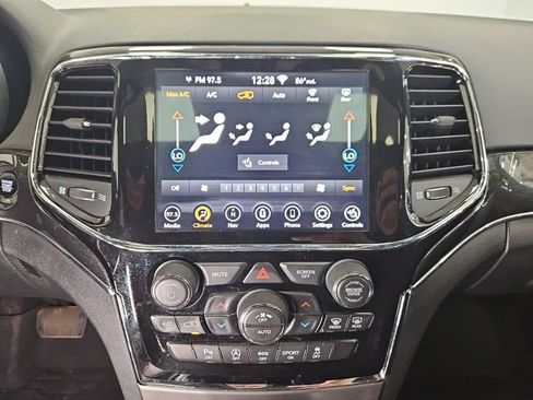 Used 2020 Jeep Grand Cherokee Trailhawk AWD/4WD image 13