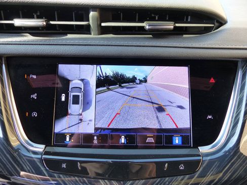 Used 2023 Cadillac XT6 Premium Luxury w/ Technology Package AWD/4WD image 33