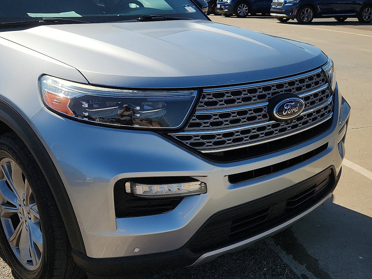 Used 2021 Ford Explorer Limited w/ Equipment Group 301A RWD image 9