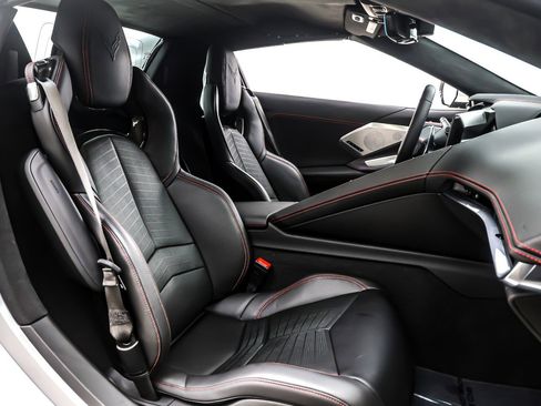 Used 2021 Chevrolet Corvette Stingray Premium Conv w/ 3LT image 7