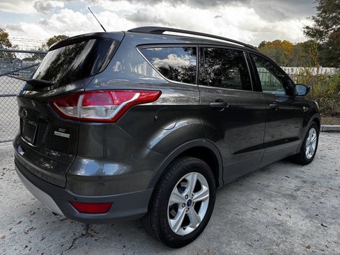 Used 2015 Ford Escape SE w/ Equipment Group 201A image 7