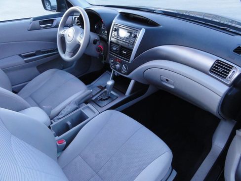 Used 2012 Subaru Forester 2.5X Premium w/ All-Weather Pkg image 11