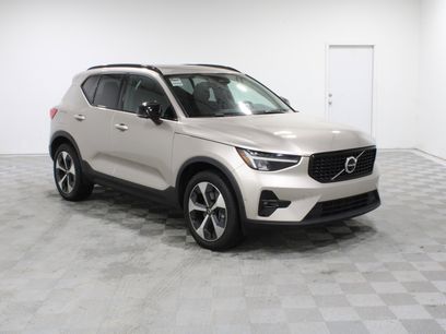 Used 2023 Volvo XC40 B4 Ultimate