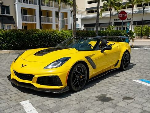 Used 2019 Chevrolet Corvette ZR1 RWD image 2