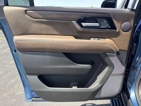 New 2026 GMC Yukon XL Denali Ultimate AWD/4WD image 32