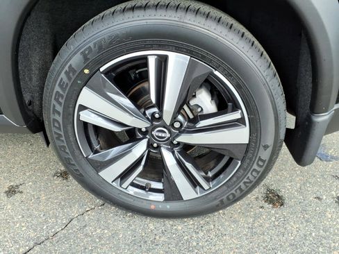 Certified 2023 Nissan Rogue Platinum w/ Platinum Premium Package AWD/4WD image 9