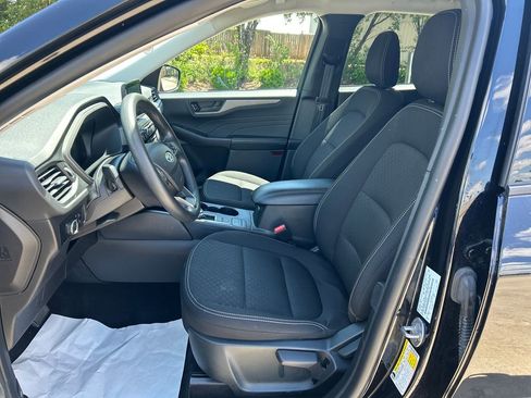 Used 2025 Ford Escape Active AWD/4WD image 10