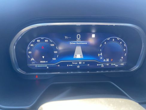 Used 2022 Chevrolet Suburban Z71 w/ Luxury Package AWD/4WD image 25